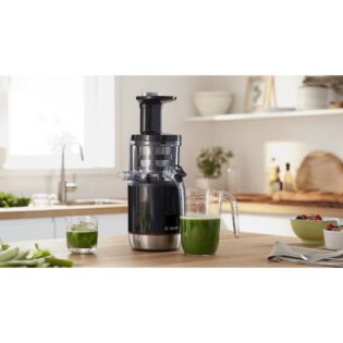 BOSCH Entsafter VitaExtract MESM731M, vitaminschonendes Entsaften, Kaltpresse, 150 W, sehr leise, leichte Reinigung, für hartes Obst und Gemüse, schwarz